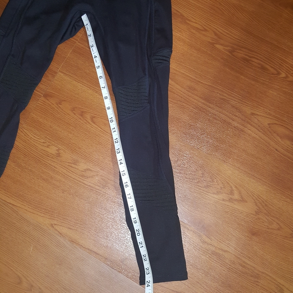 Fabletics Motion 365 black Anywhere Moto leggings - Picture 9 of 10